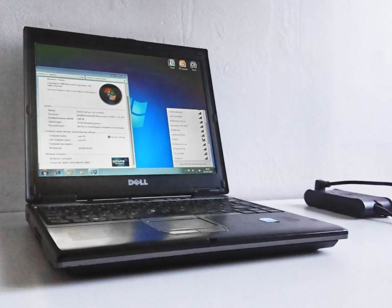 Dell Laptop (WIFI, Microsoft Office, Windows 7, Speakers, Notebook, PC, Computer, PC