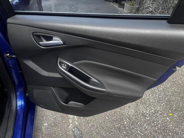 2015 Ford Focus 1.5T EcoBoost Zetec S Euro 6 (s/s) 5dr HATCHBACK Petrol Manual