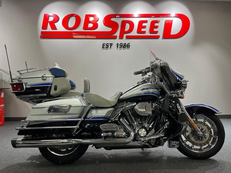 Harley-Davidson FLHTCUSE Electra Glide 1800, 2009