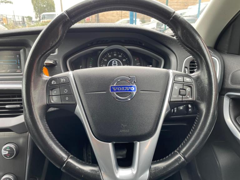 2014 Volvo V40 Cross Country 1.6 D2 Lux Powershift Euro 5 (s/s) 5dr Diesel