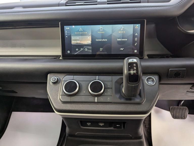 2021 Land Rover Defender 2.0 Defender SE Auto 4WD 5dr SUV Petrol Automatic