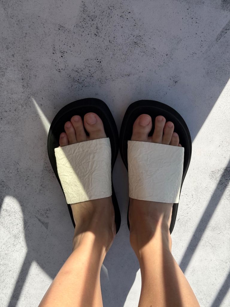 Osoi White Platform Sliders – As Good As New