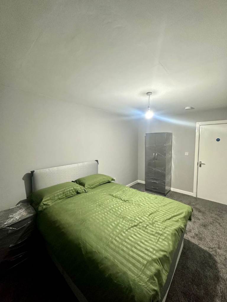 Transitional housing for people on benefits in Northfield 