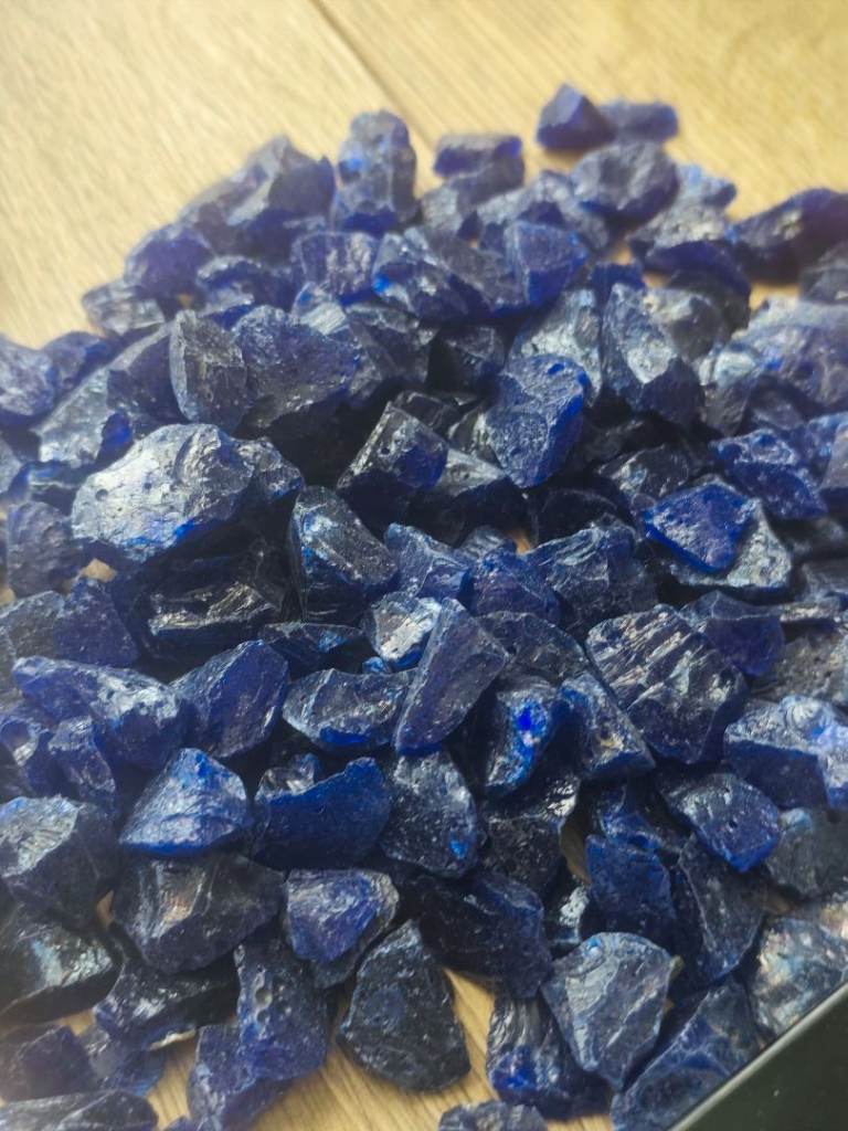 Decorative Cobalt Blue Glass Chippings / Garden Stones