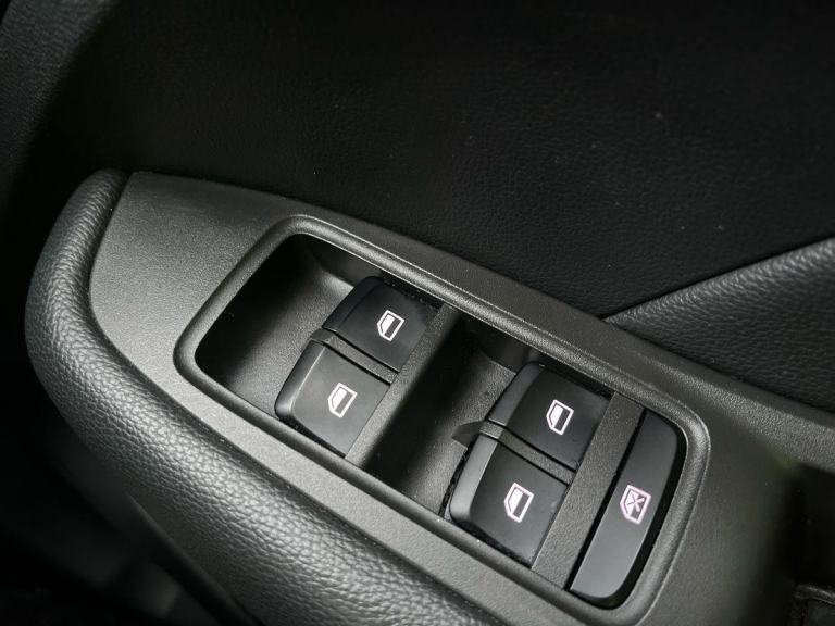 2018 MG/ MGF ZS 1.5 106PS 5 Speed VTi-TECH Excite Euro 6 (s/s) 5dr Red LOW MLS