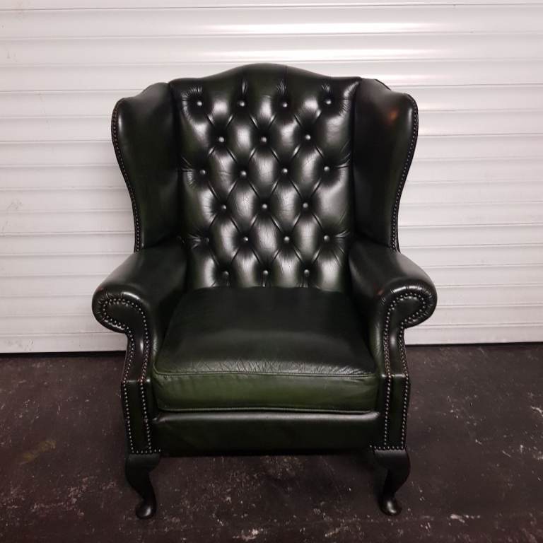 Beautiful Dark Green Leather Chesterfield Winged arm chair QUEEN ANNE - Stud detail