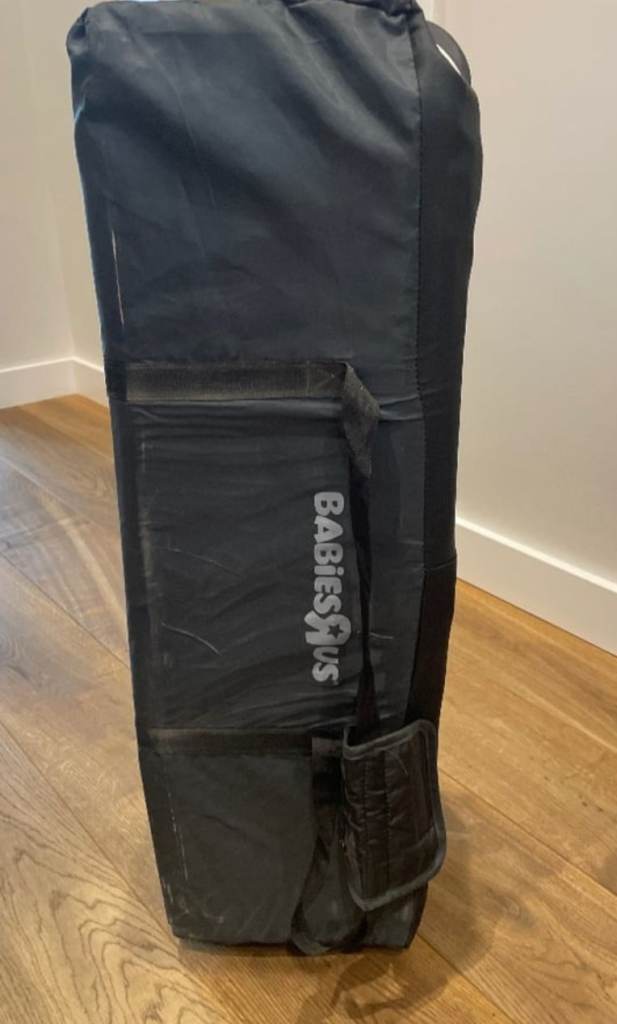 Baby travel cot 