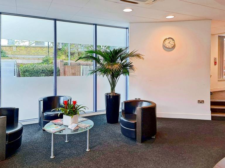 Crawley - RH10 1JH \ Coworking Membership with Flexible Desk Access