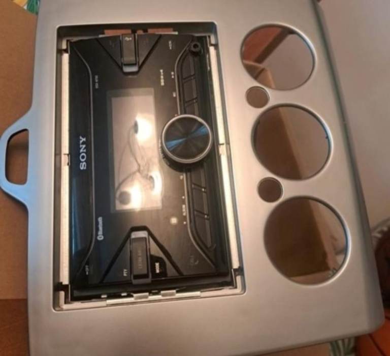 Sony DSX- B700 Car Radio