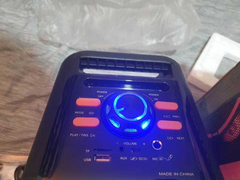 New Bluetooth Speaker Built in Battery, Mic, Remote Control boxed