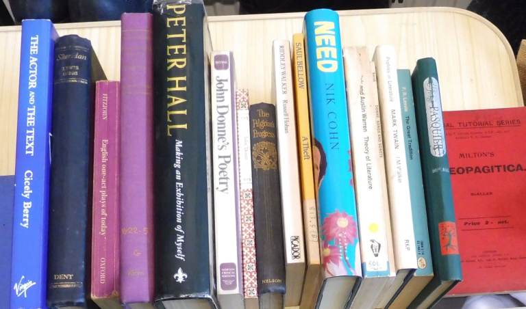 18 ENGLISH LITERATURE BOOKS (4) DRAMA & MIX