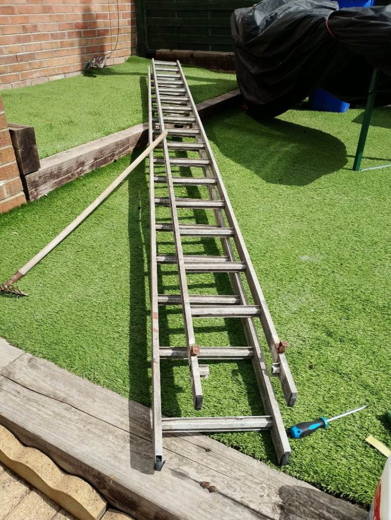 Aluminium ladders