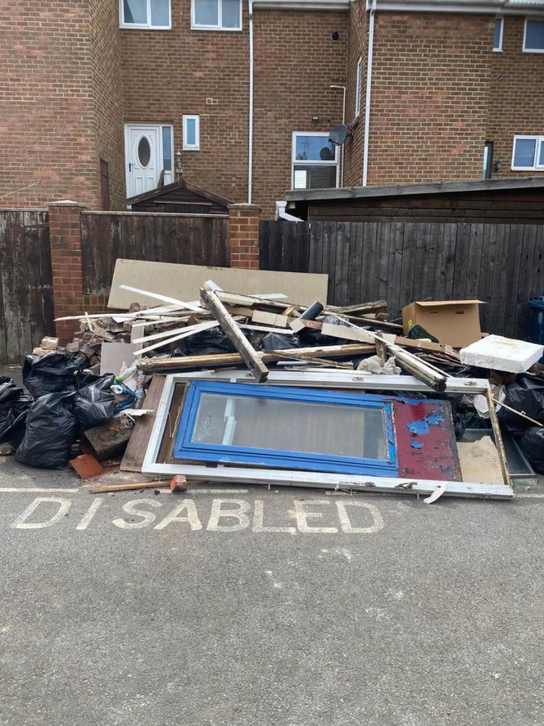 Waste/ rubbish Removal, wheelie bin emptying  house clearances cheaper