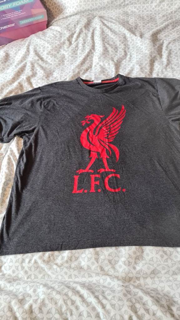Liverpool LFC Liverbird t shirt ukxl. Very good condition.