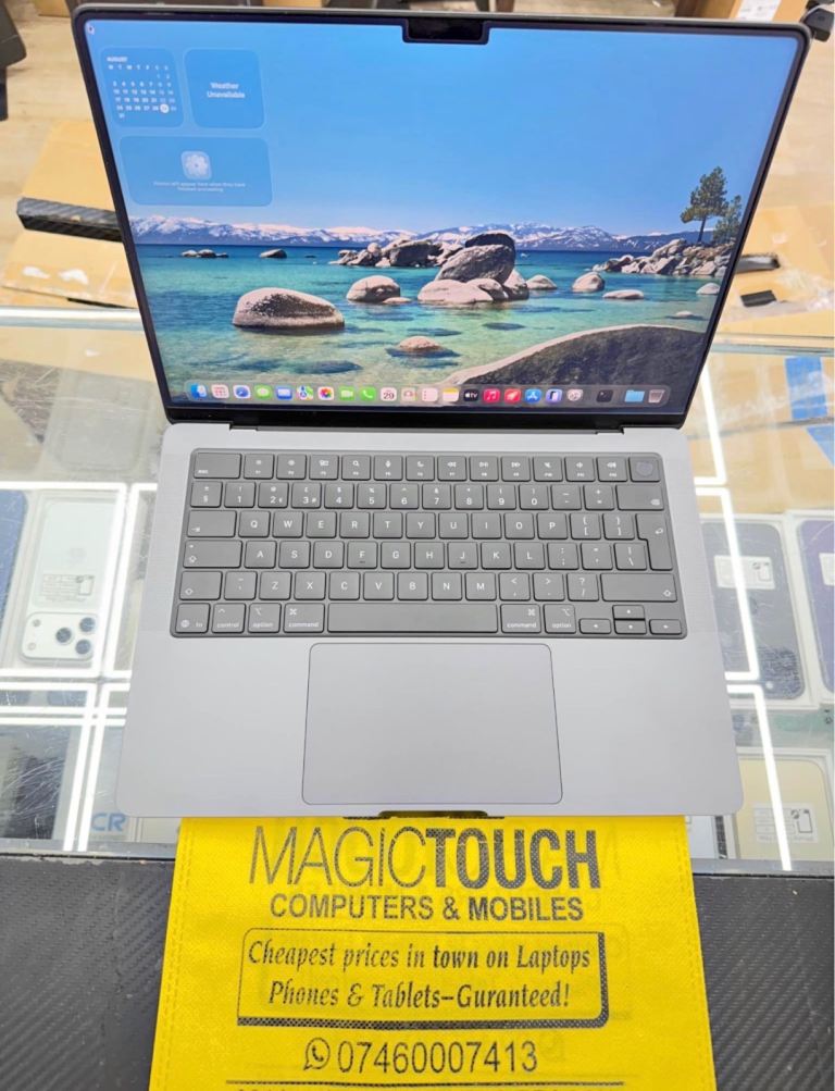 Apple Macbook Pro M5 2026 16GB Ram 512GB SSD - Excellent