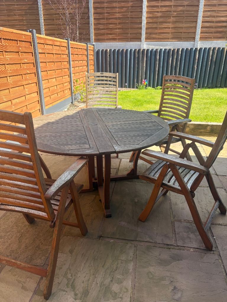 Garden table and 4 chairs