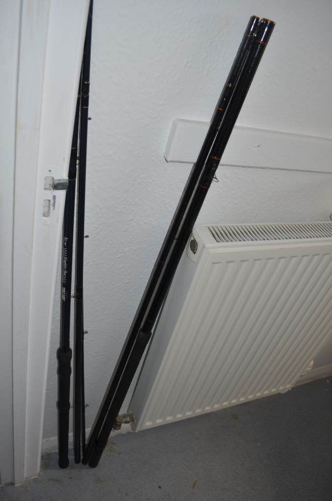 pair 150"  fishing rods 