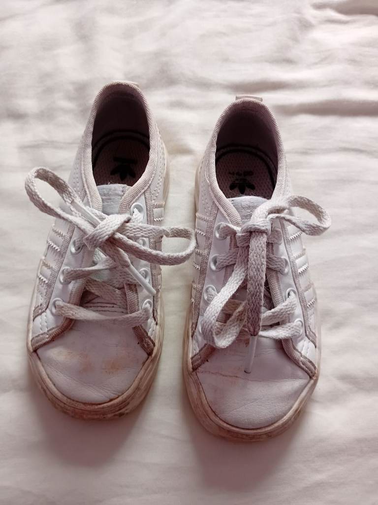 Child's Adidas Trainers Size 7