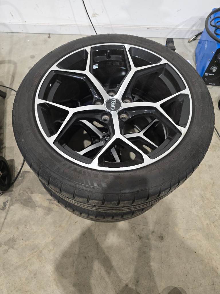 Alloys with tyres 19inch