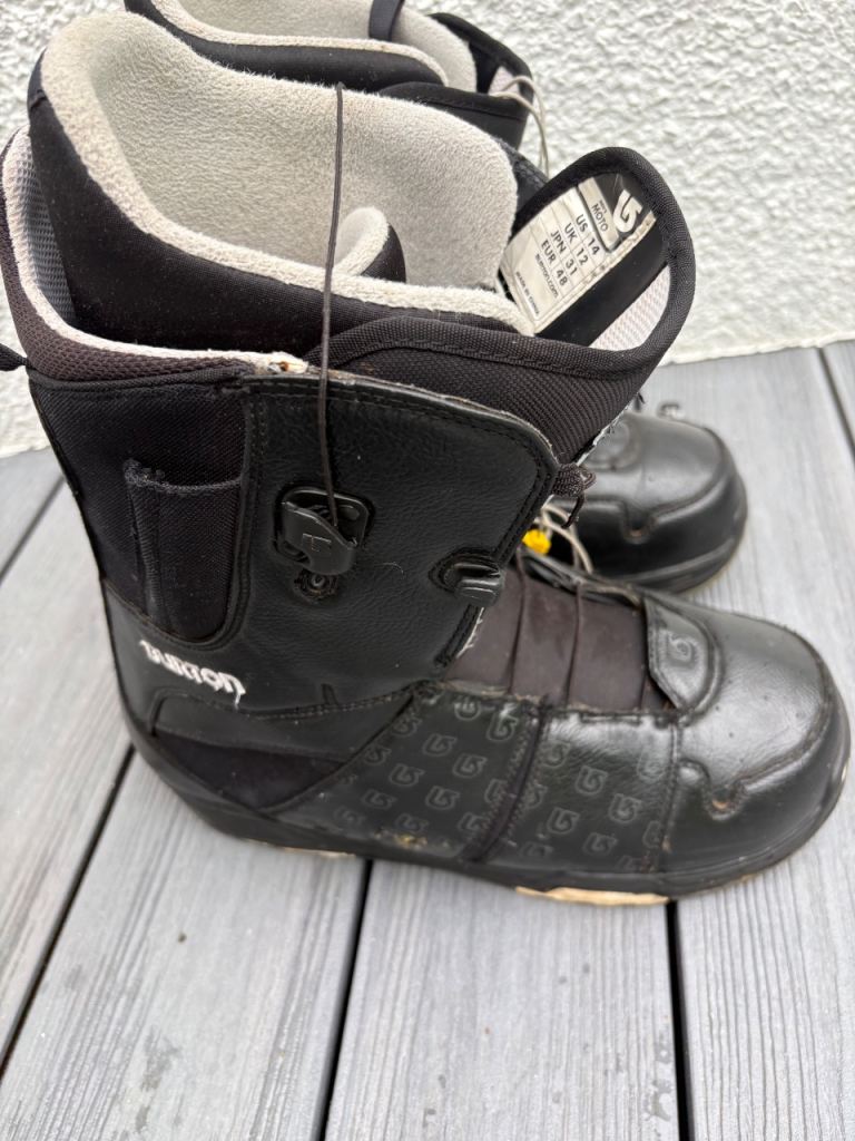 Burton Moto Snowboard Boots Men's UK 12 – Good Condition