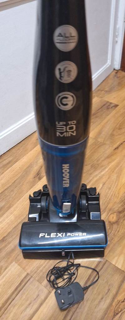 Hoover vacuum cleaner (spares or repair) cordless ,Bagless, foldable,working, but has week suction