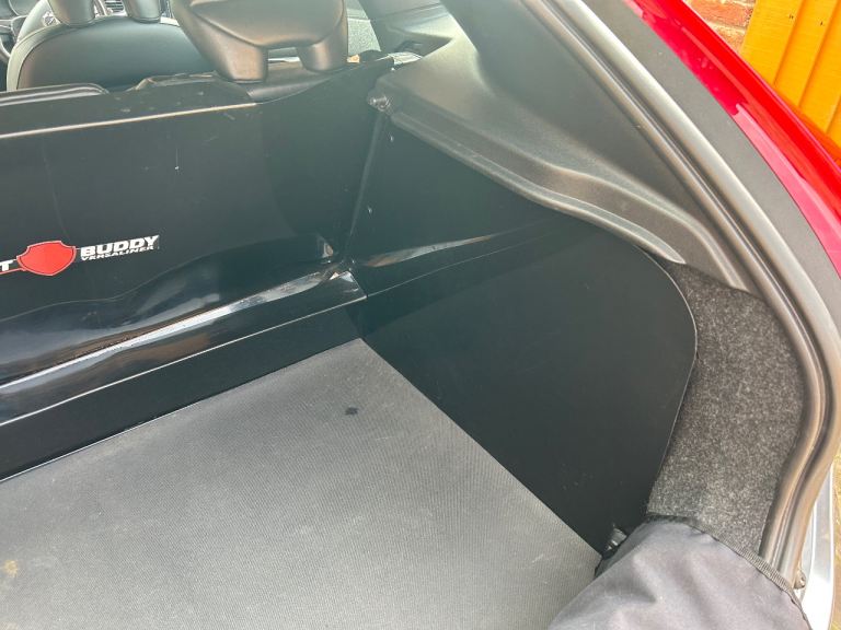 Pet Boot Liner for a Volvo V40