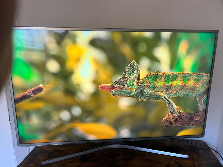 ✔️ 50 inch Samsung smart 4K tv 