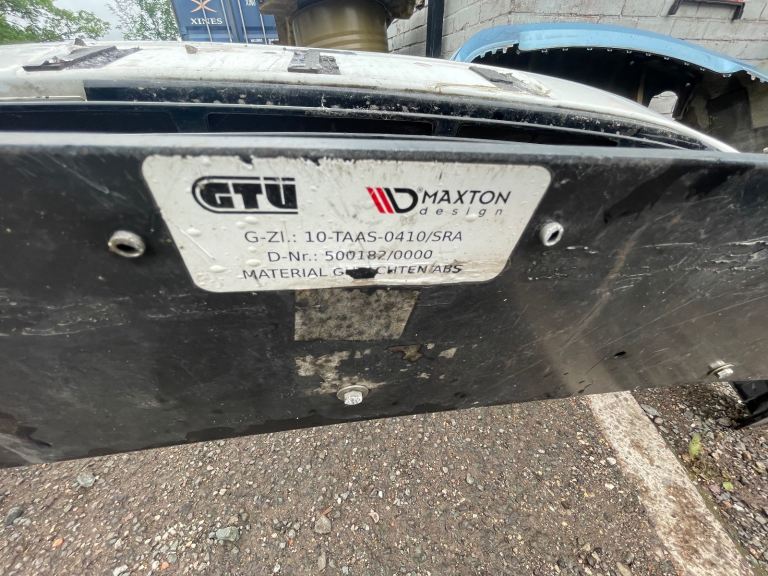 Volkswagen vw mk5 polo R line front bumper with maxton splitter spares or repair