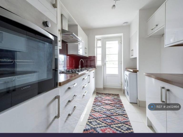 3 bedroom flat in Warwick Gardens, London, CR7 (3 bed) (#2902464)