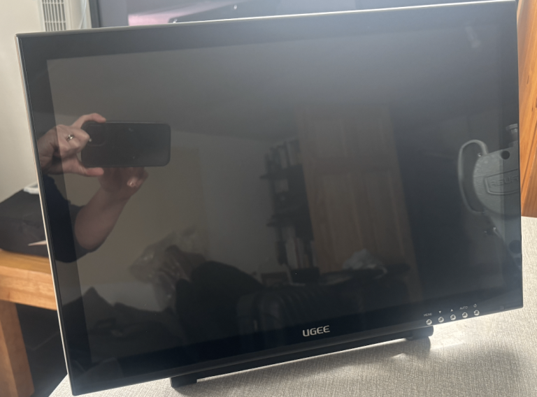 UGEE 1910b  Drawing/ Design Tablet with pens, inkwell, software & cables - immaculate £79