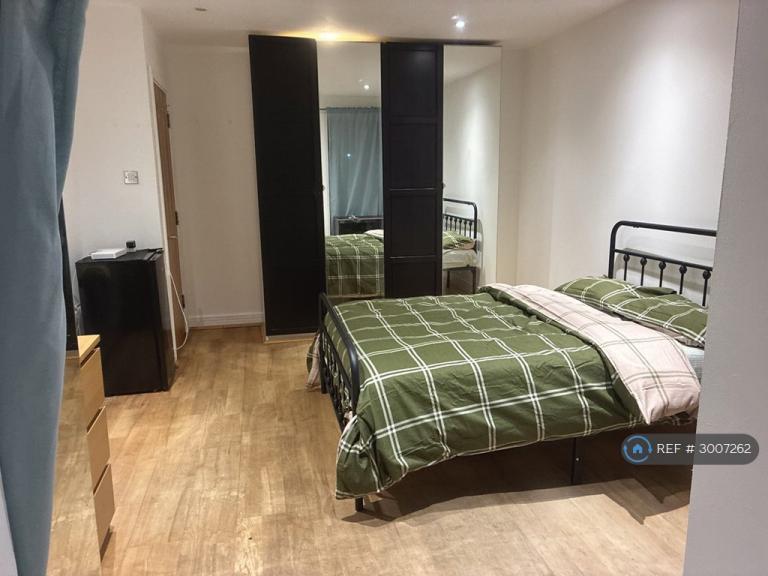 1 bedroom in Central House, London, E15 (#3007262)