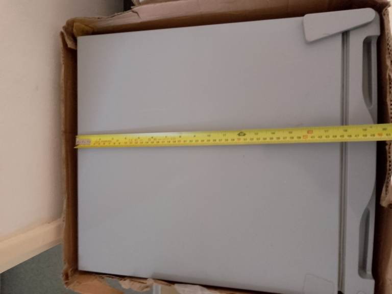 A lovely size small to medium fridge to suit many peoples needs