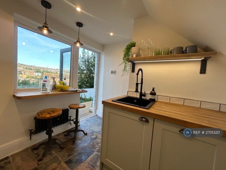 1 bedroom flat in Wakefield Road, Brighton, BN2 (1 bed) (#2701320)