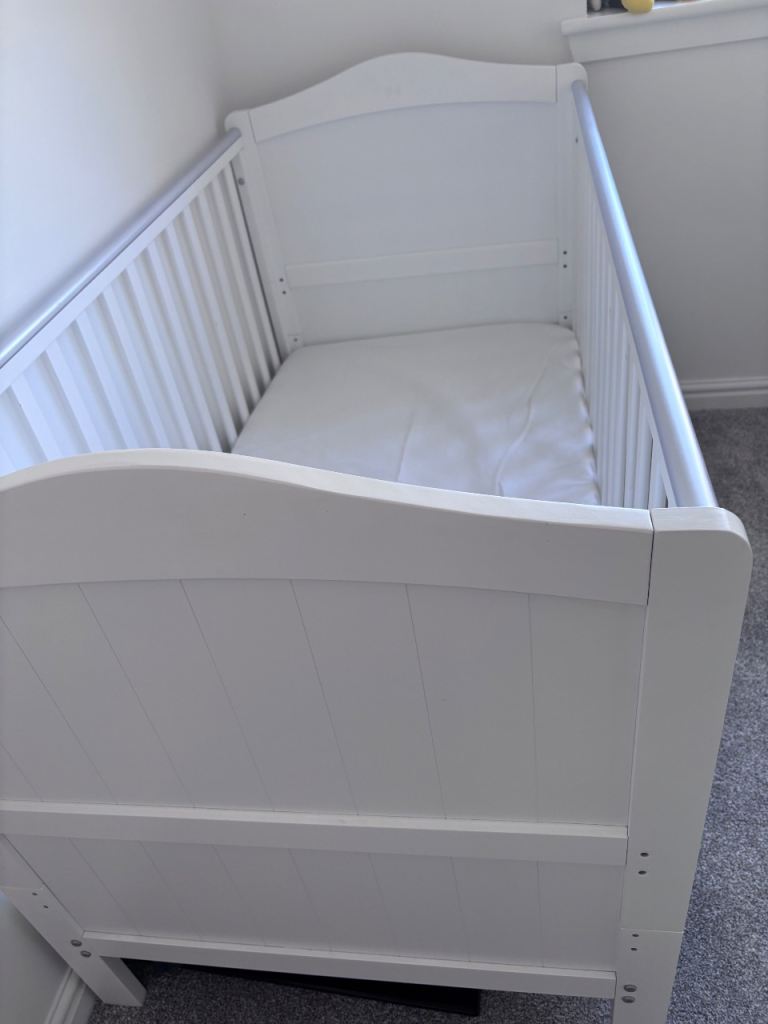 Cot bed