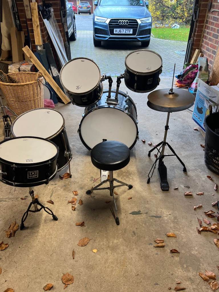 Drum Kit Performance Percussion - Plays well but tatty