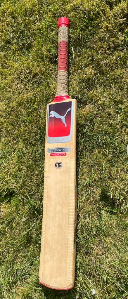 Puma Stealth 4000 (rare) cricket bat - Harrow 