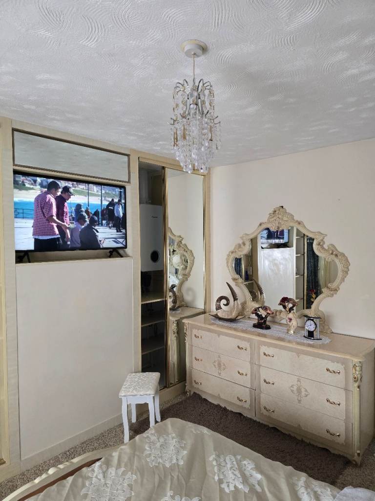 Double furnished room to rent,clean and tidy