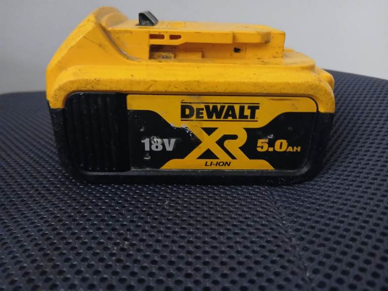 Dewalt XR 5.0Ah 18v battery 