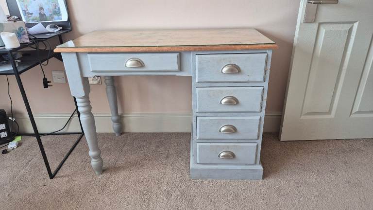 Grey Wooden Desk with Drawers dressing table pine belper free– Good Condition
