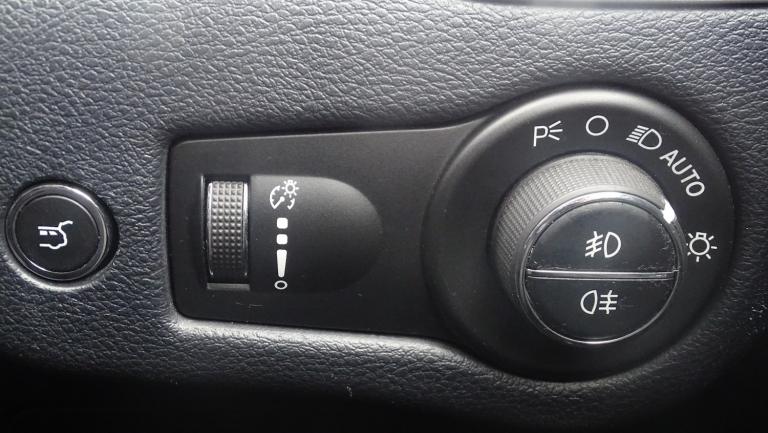 JEEP CHEROKEE 2.0 Cherokee 2.0 170hp Limited 4wd 9spd Auto Black Auto Diesel 201