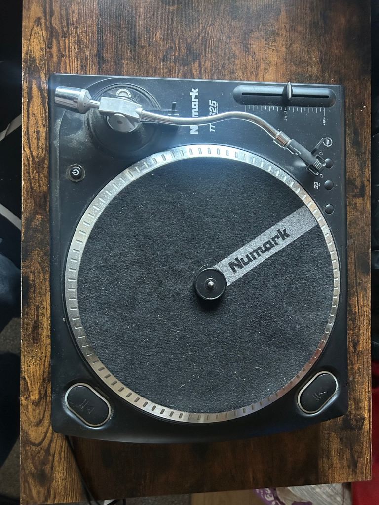 Numark turntable