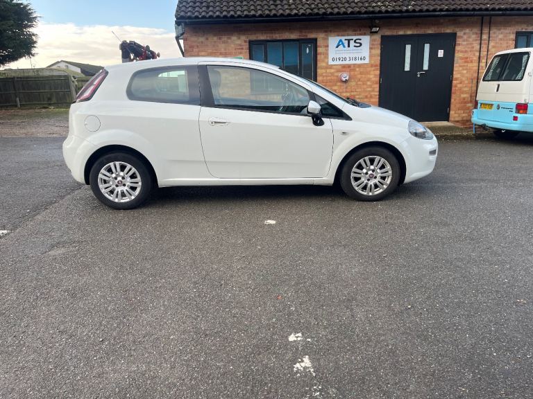 Fiat, PUNTO, Hatchback, 2012, Manual, 1242 (cc), 3 doors