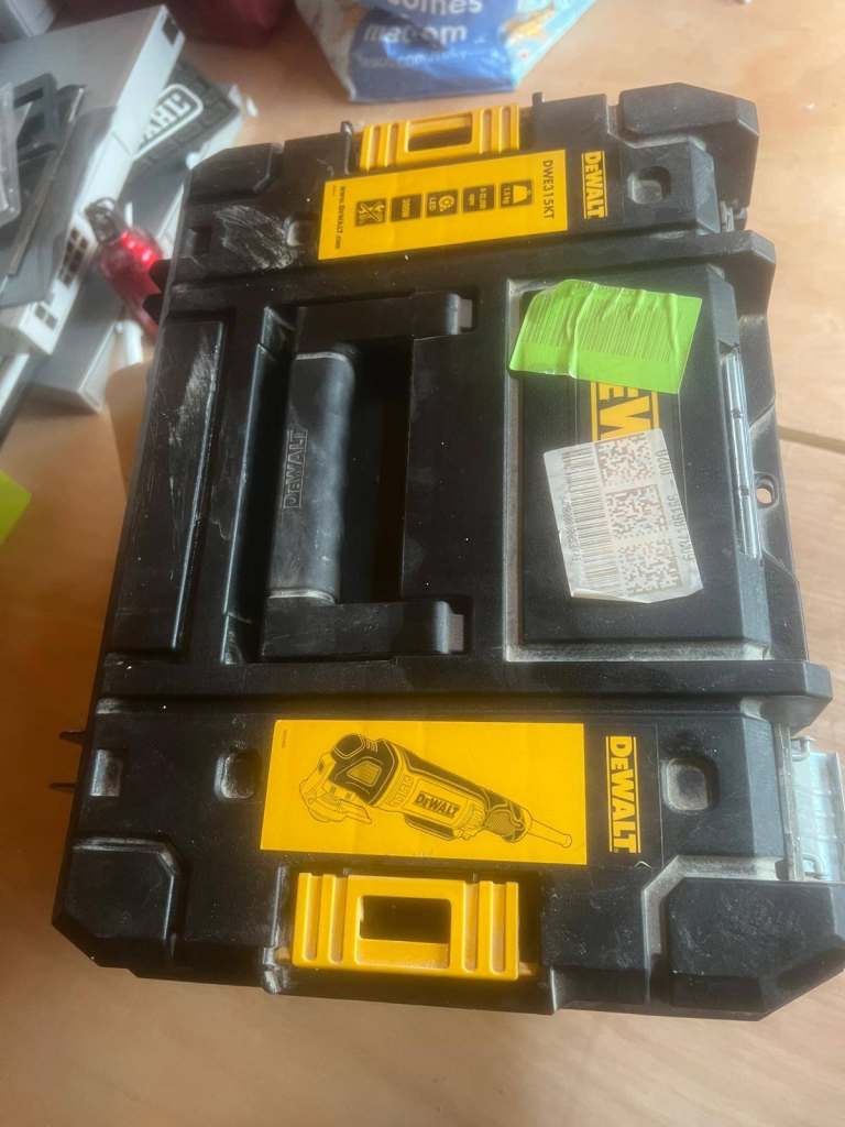 DeWalt DWE315 Oscillating Multi-Tool – 300W – Variable Speed – With Case