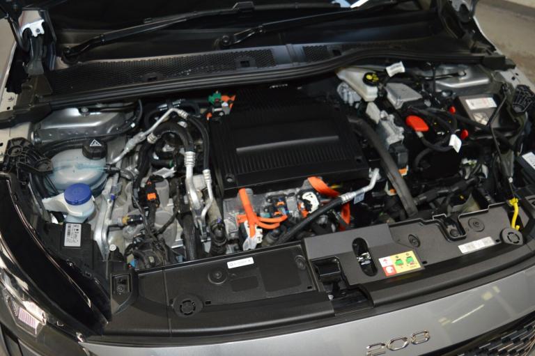 2020 Peugeot E-208 100kW Active 50kWh Electric Auto ONLY 15000 MILES Hatchback Electric Automatic