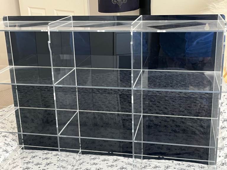 x3 Clear Acrylic Display Cases – As Good As New