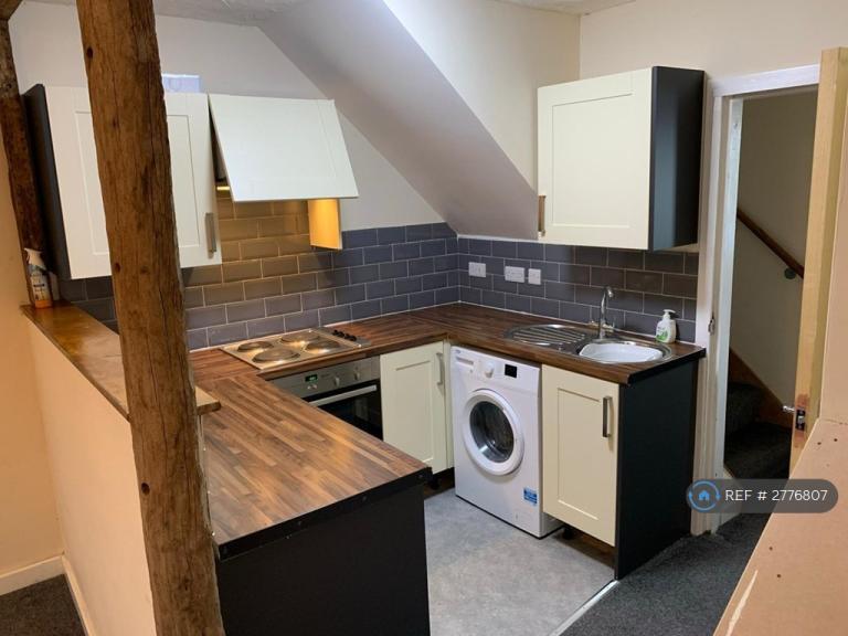 1 bedroom flat in Coach House Mews, Llanrhydd, Ruthin, LL15 (1 bed) (#2776807)