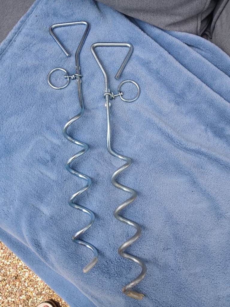 Dog restraints 