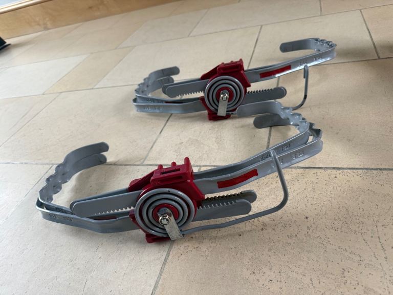 NORWEGIAN SNOW GRIPS WITH BAG