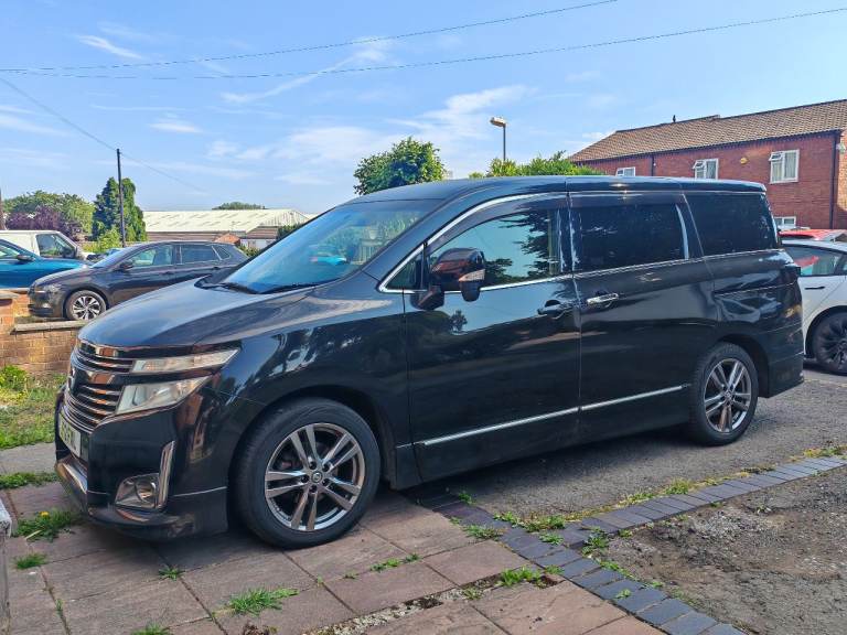 Top spec Nissan elgrand lpg gas converted 2012 new shape with recliner seats automatic 7 seater mpv