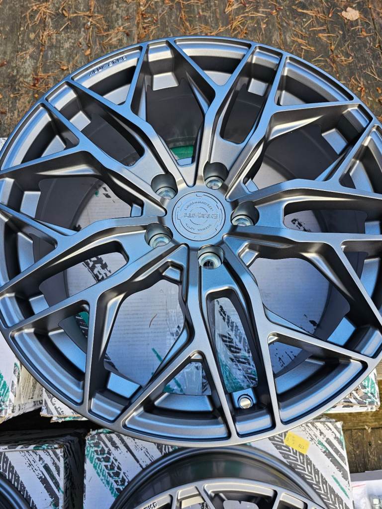 18 Inch x 4 Alloy wheels PCD 5x118